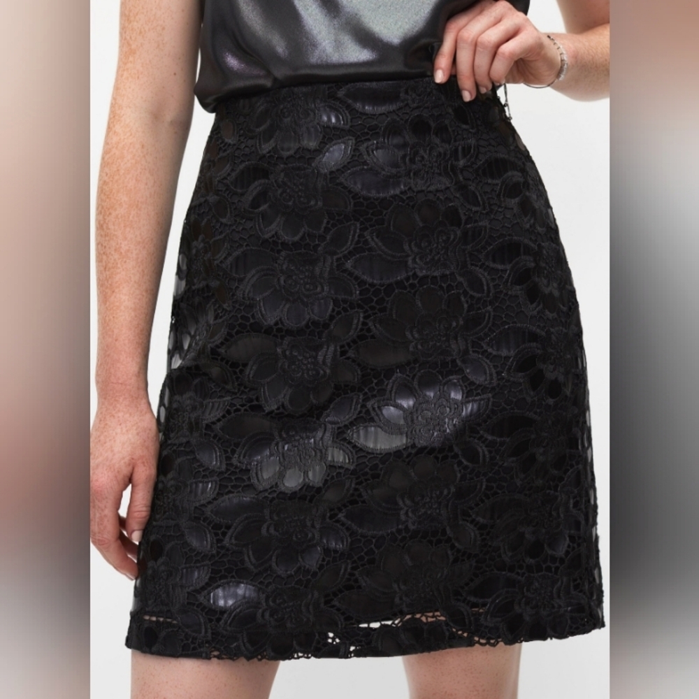 NWT Floral‎ Lace Pencil Short Skirt